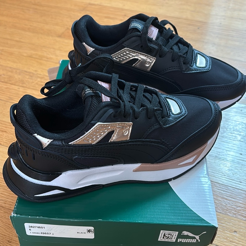 Puma brand new !  Black and rose gold